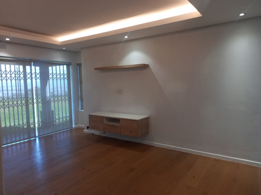 To Let 2 Bedroom Property for Rent in Loevenstein Western Cape
